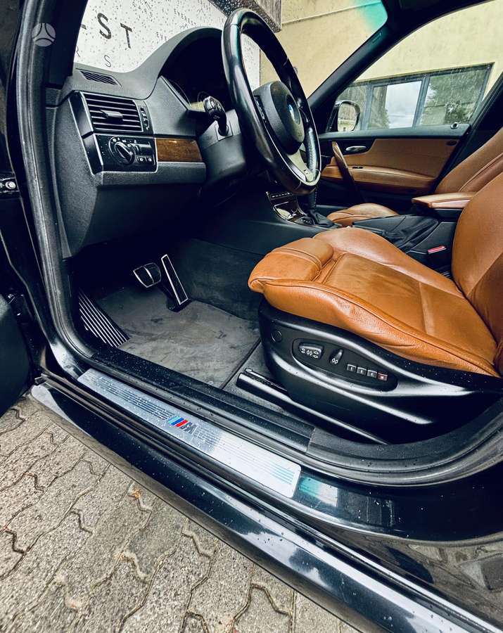 BMW X3, off-road / crossover