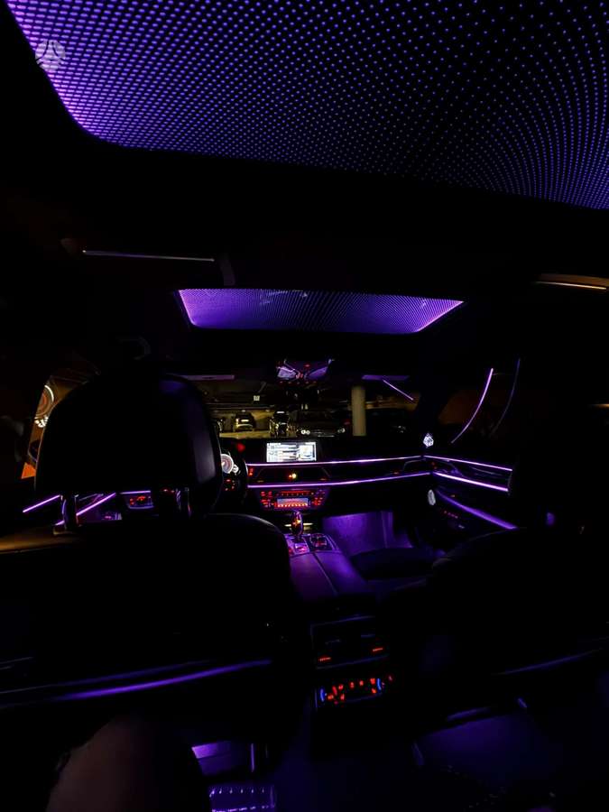 BMW 750, 4.4 l., Седан
