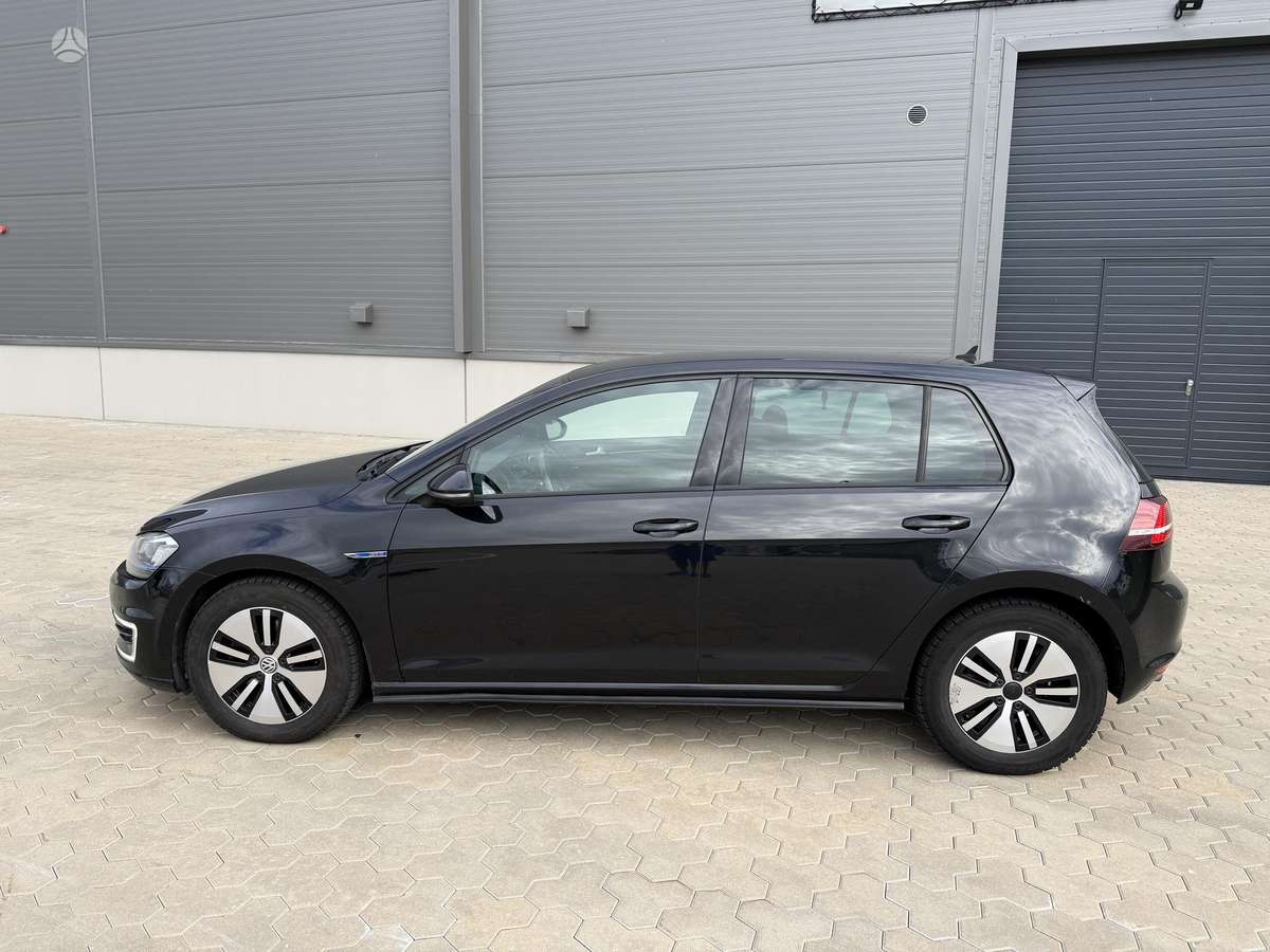Volkswagen Golf - 2