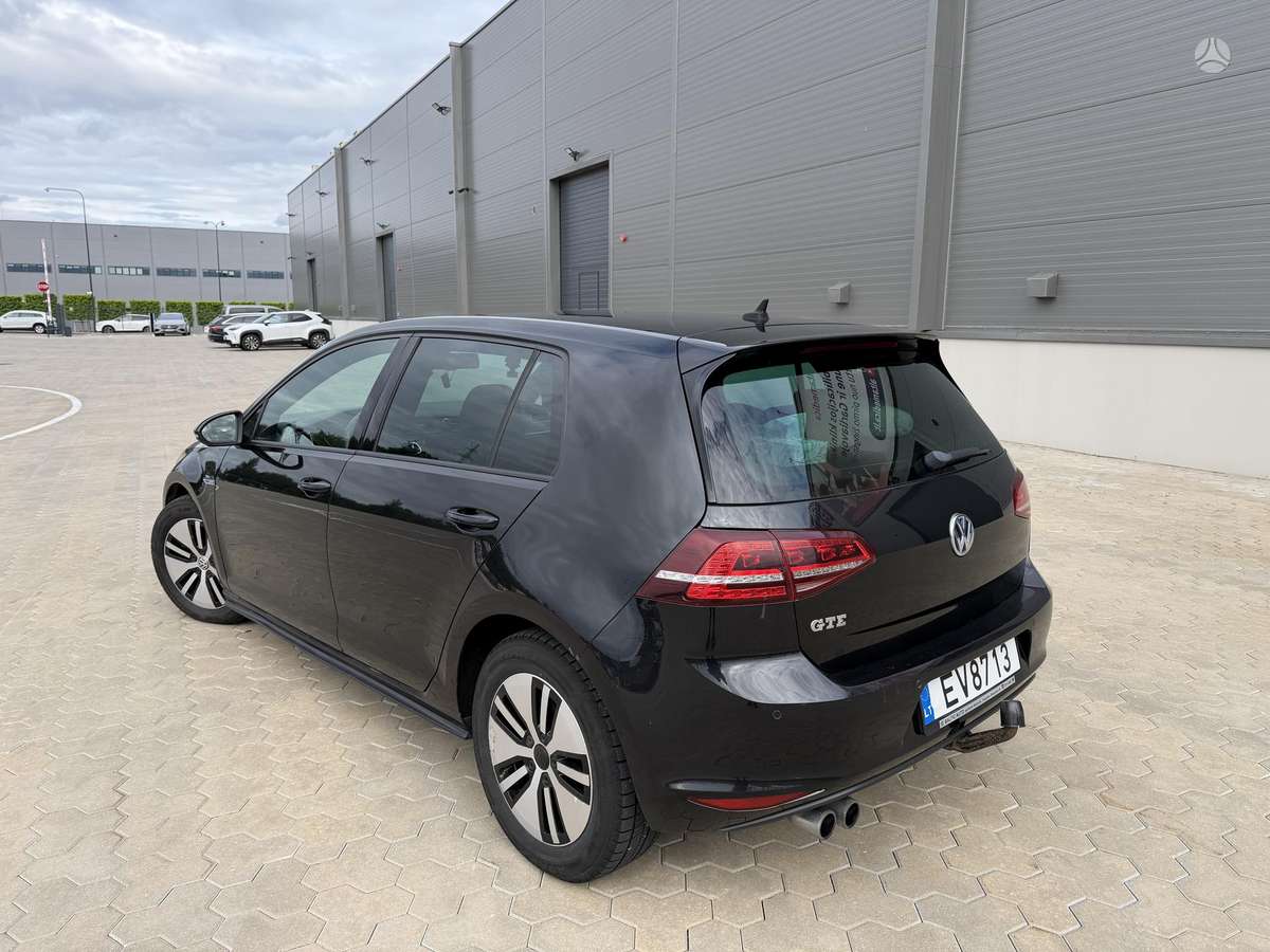 Volkswagen Golf - 3