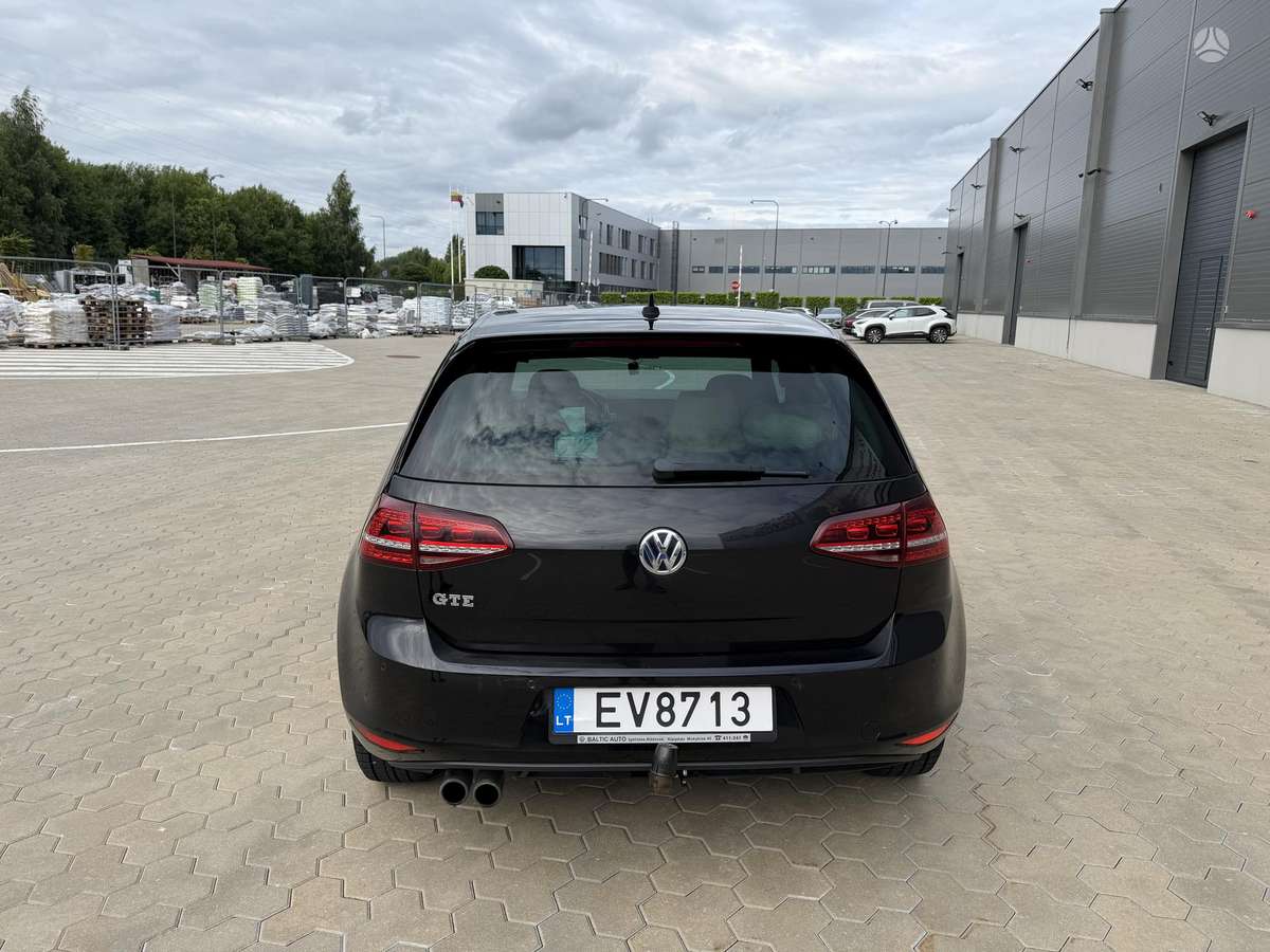 Volkswagen Golf - 4