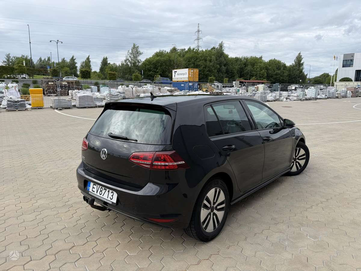 Volkswagen Golf - 5