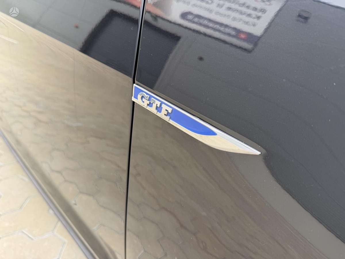 Volkswagen Golf - 9