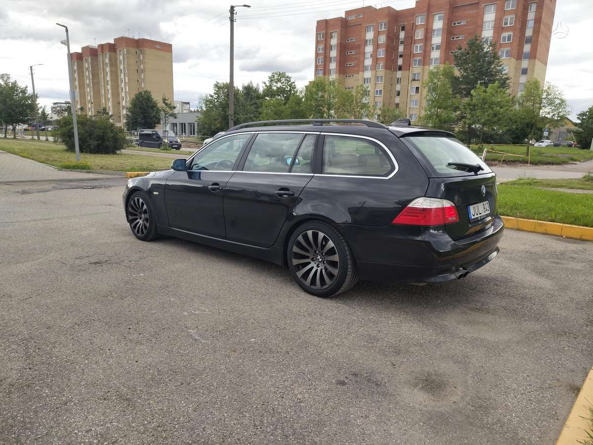 BMW 525, Универсал