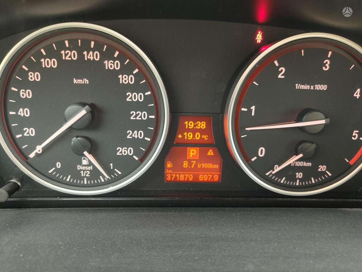 BMW 525, universalas
