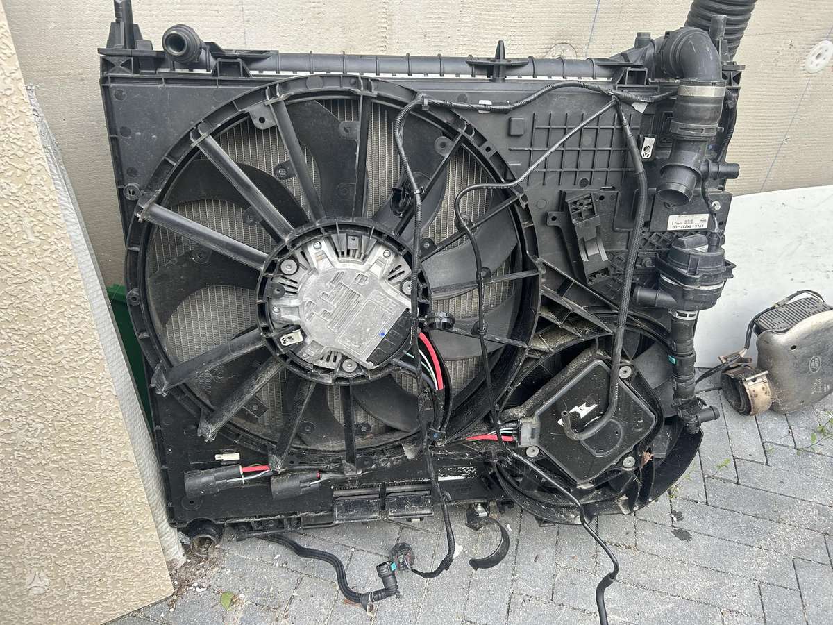 Land Rover Range Rover Sport radiator