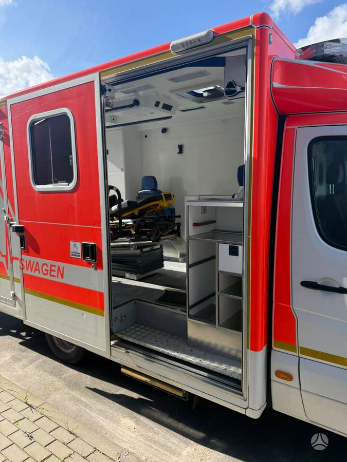 Mercedes-Benz Sprinter, box trucks / box vans