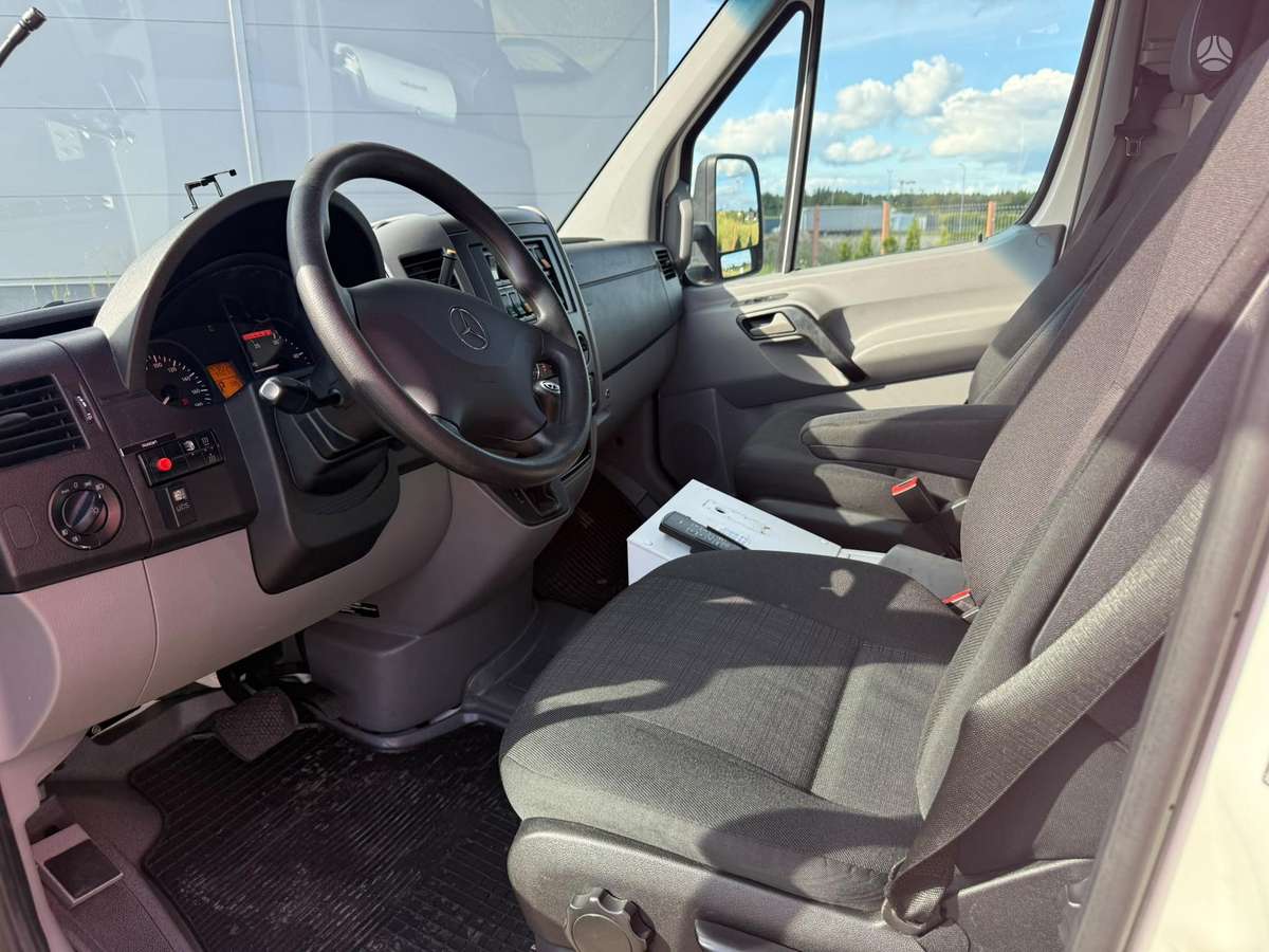 Mercedes-Benz Sprinter, box trucks / box vans