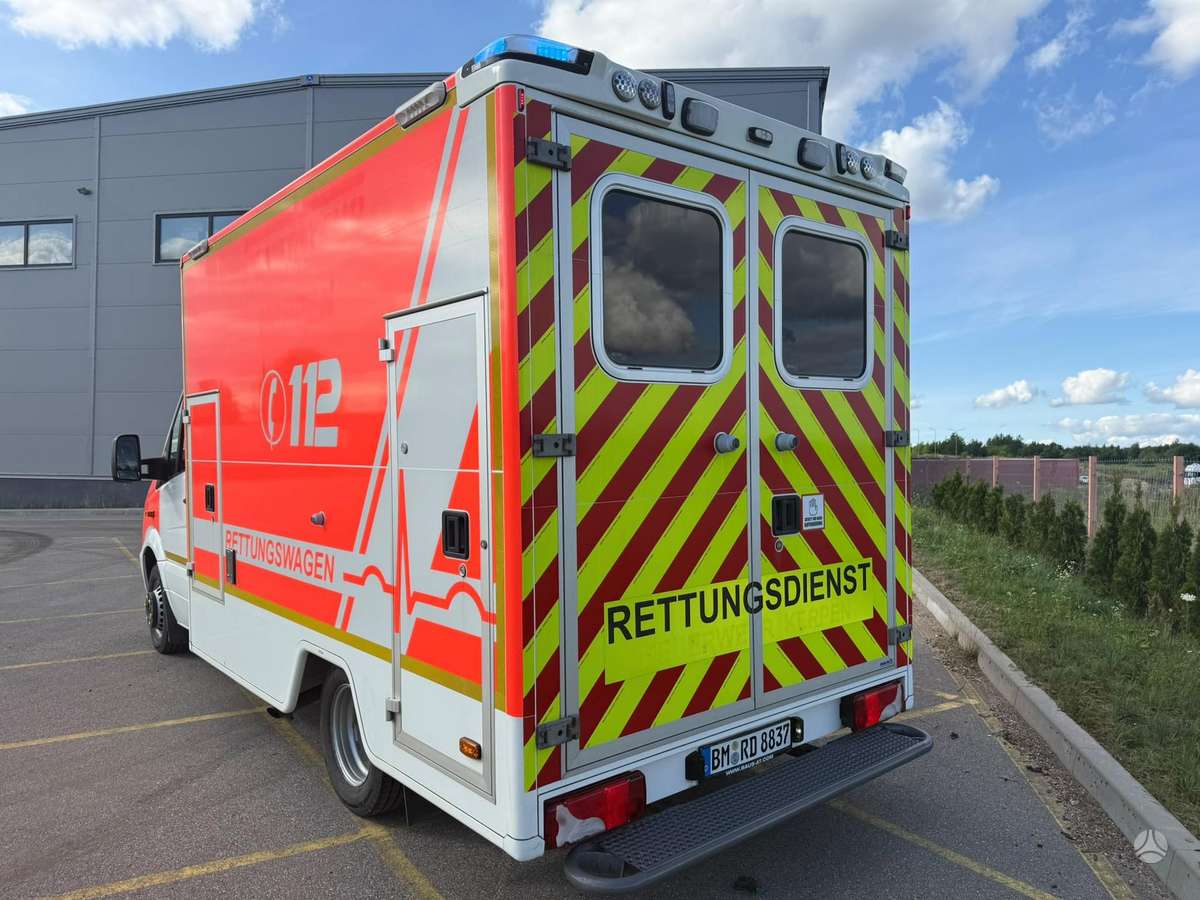 Mercedes-Benz Sprinter, box trucks / box vans
