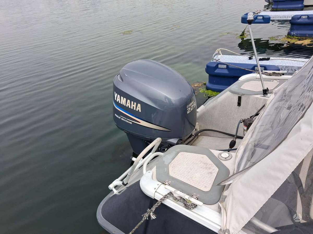 Buster Magnum, yachts / cruisers