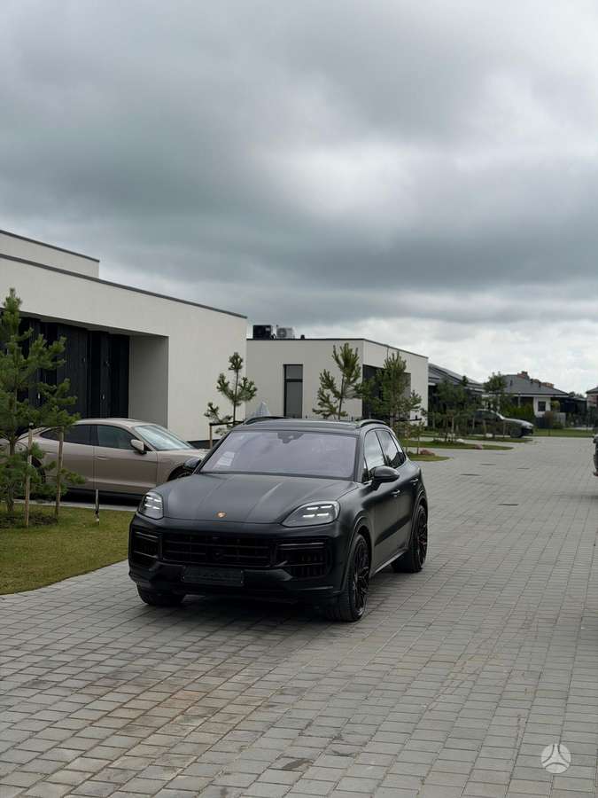 Porsche Cayenne - 2