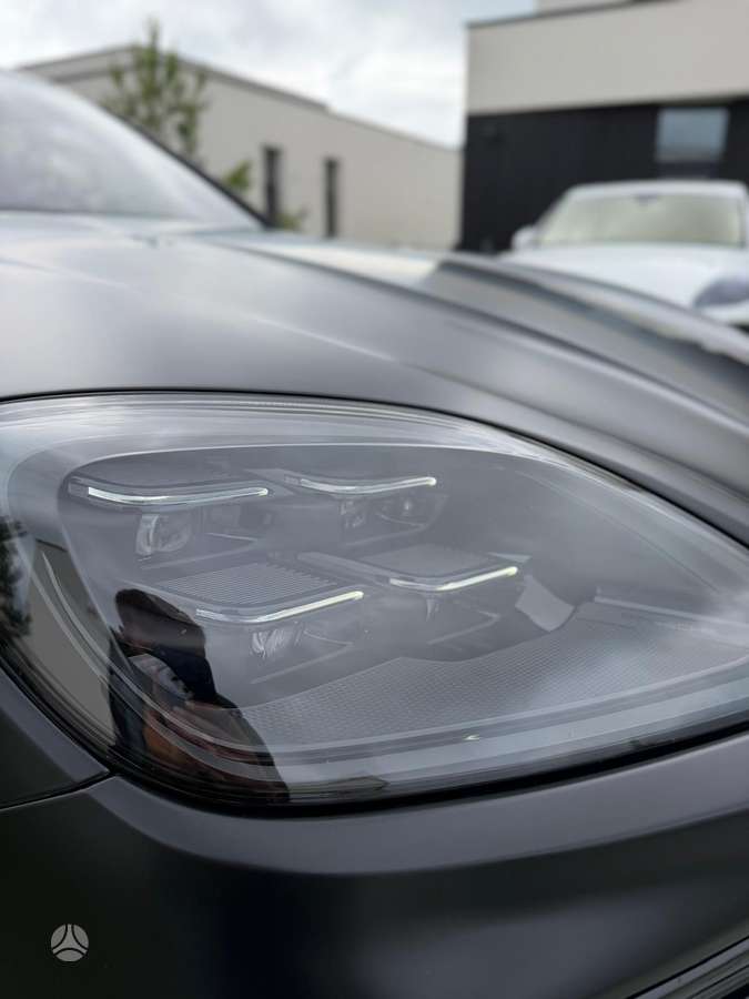 Porsche Cayenne - 5