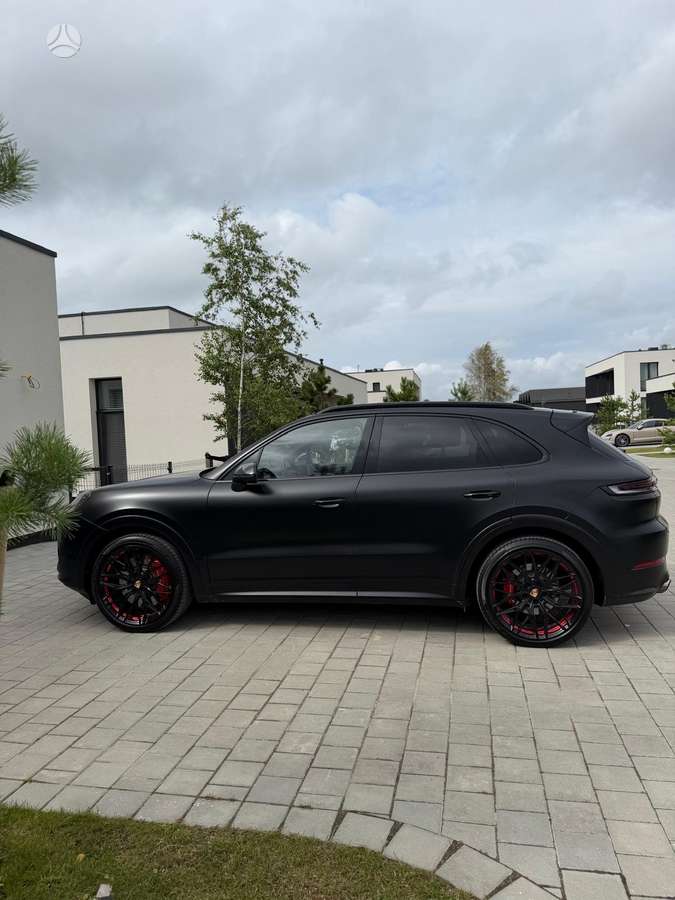 Porsche Cayenne - 8