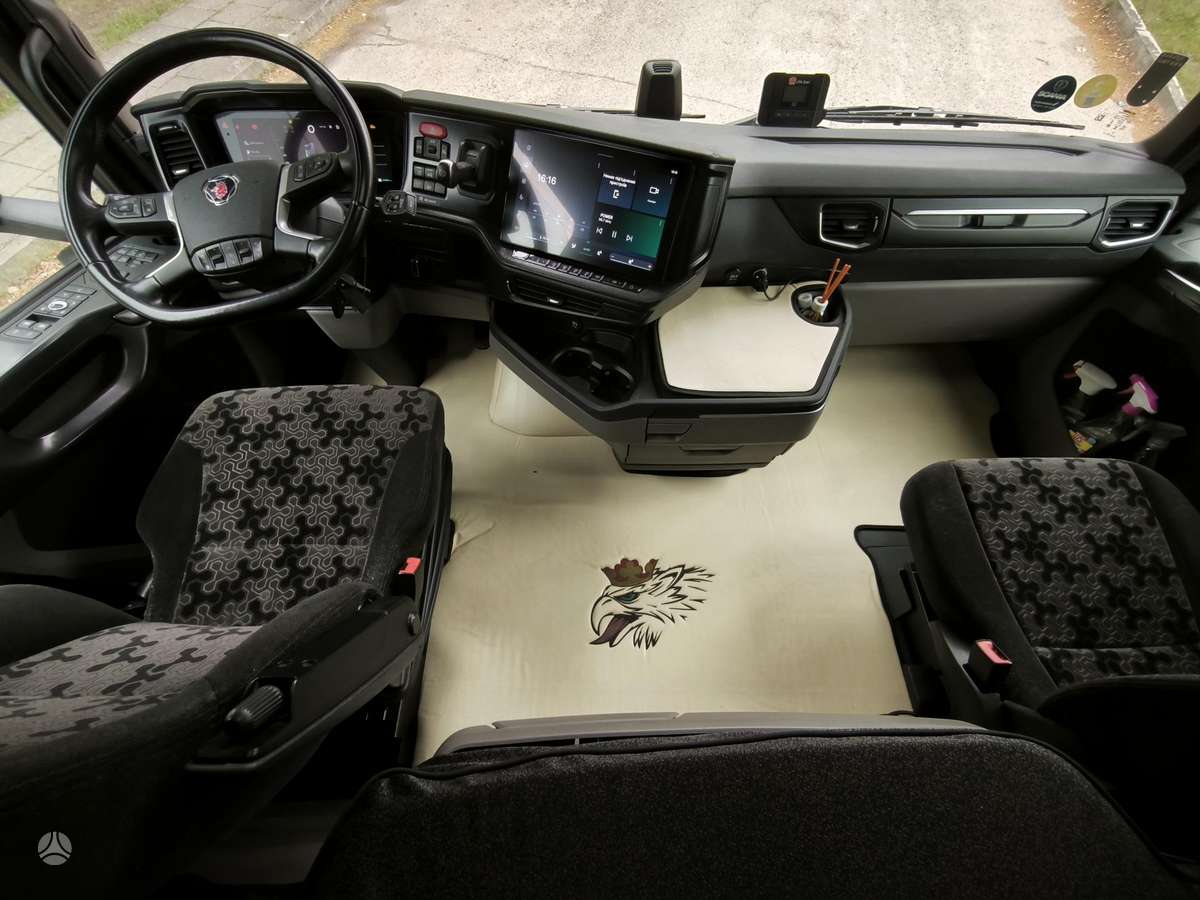 Scania S460, 1 miegamoji vieta