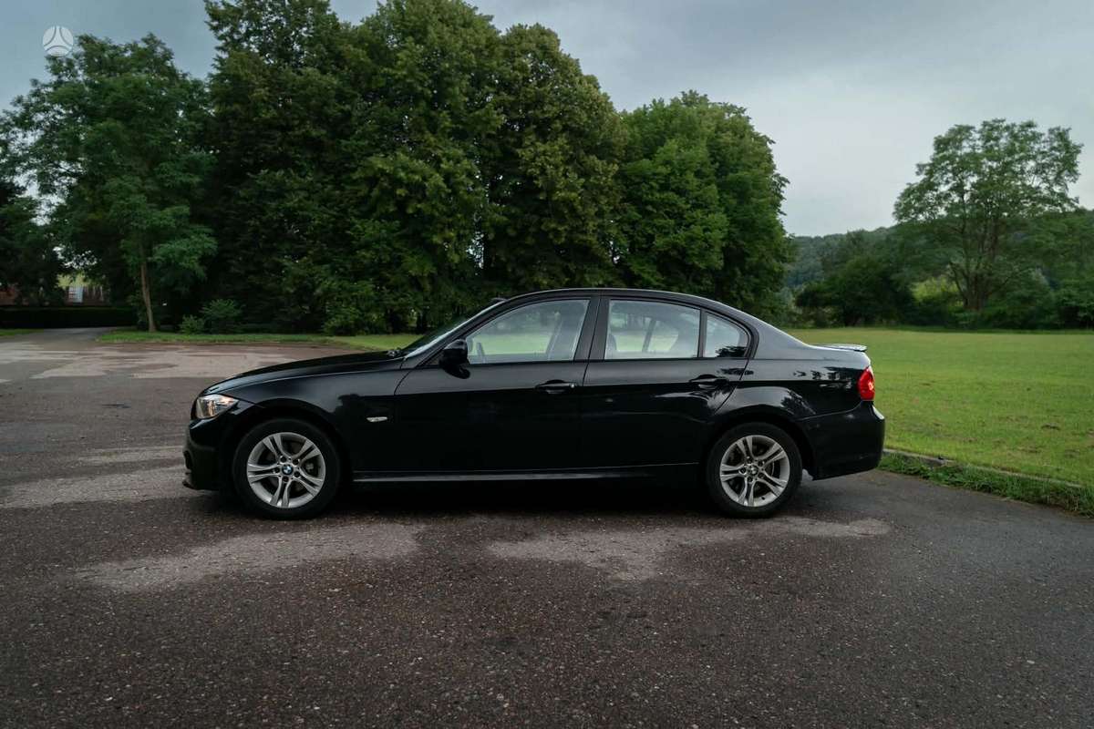 BMW 318, 2.0 l., Седан