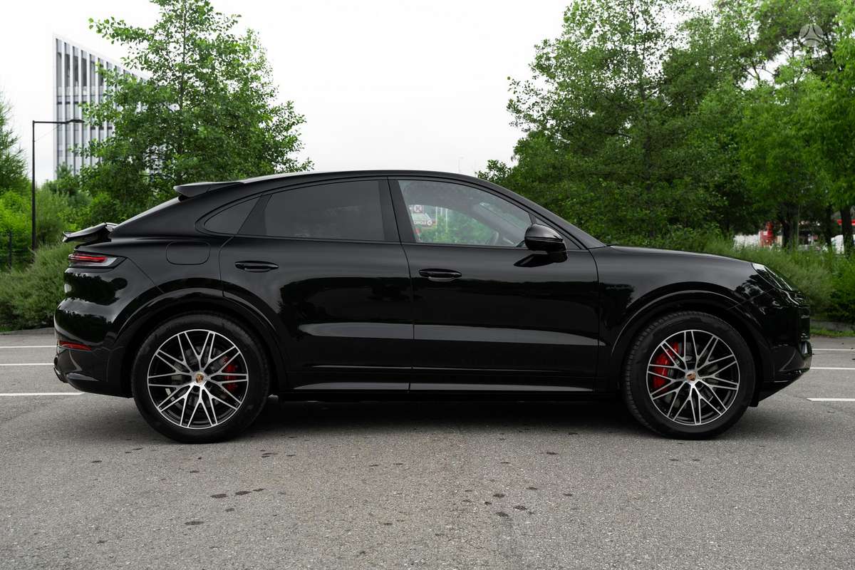 Porsche Cayenne Coupe - 7