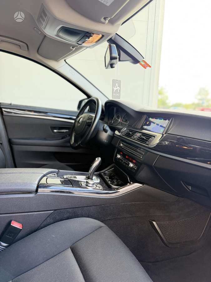BMW 520, 2.0 l., Седан