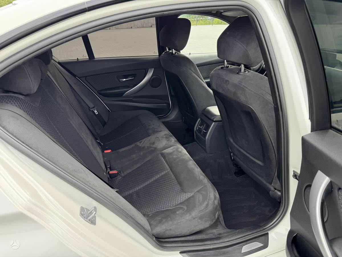 BMW 318, 2.0 l., Седан