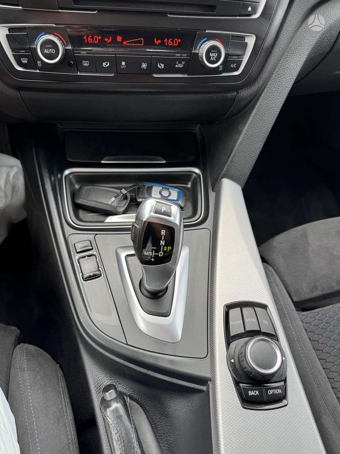 BMW 318, 2.0 l., Седан
