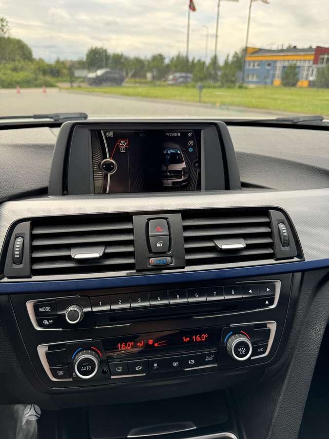 BMW 318, 2.0 l., Седан