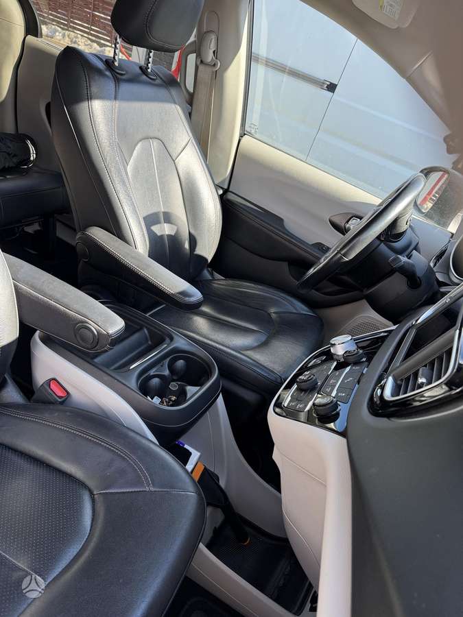 Chrysler Pacifica, 3.6 l., Минивэн