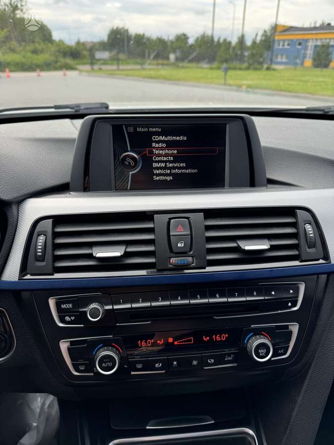 BMW 318, 2.0 l., Седан