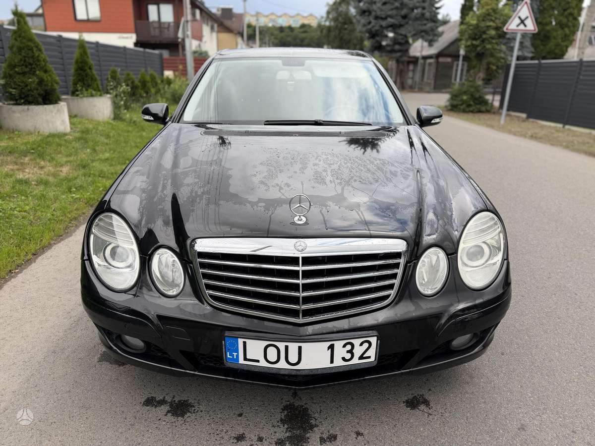 Mercedes-Benz E200, 2.2 l., Седан