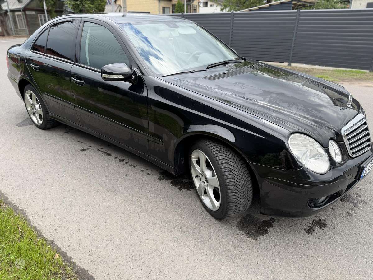 Mercedes-Benz E200, 2.2 l., Седан