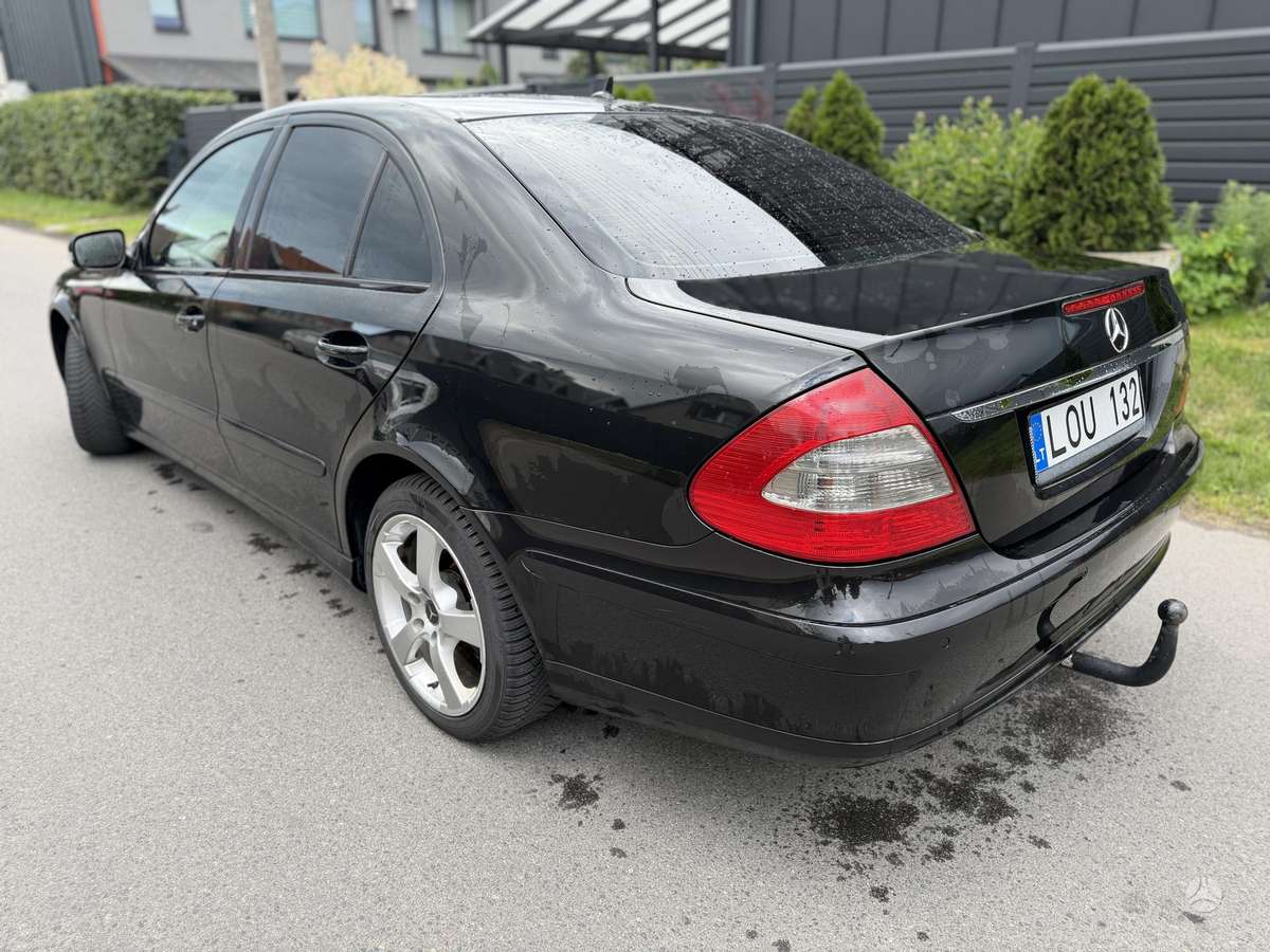 Mercedes-Benz E200, 2.2 l., Седан