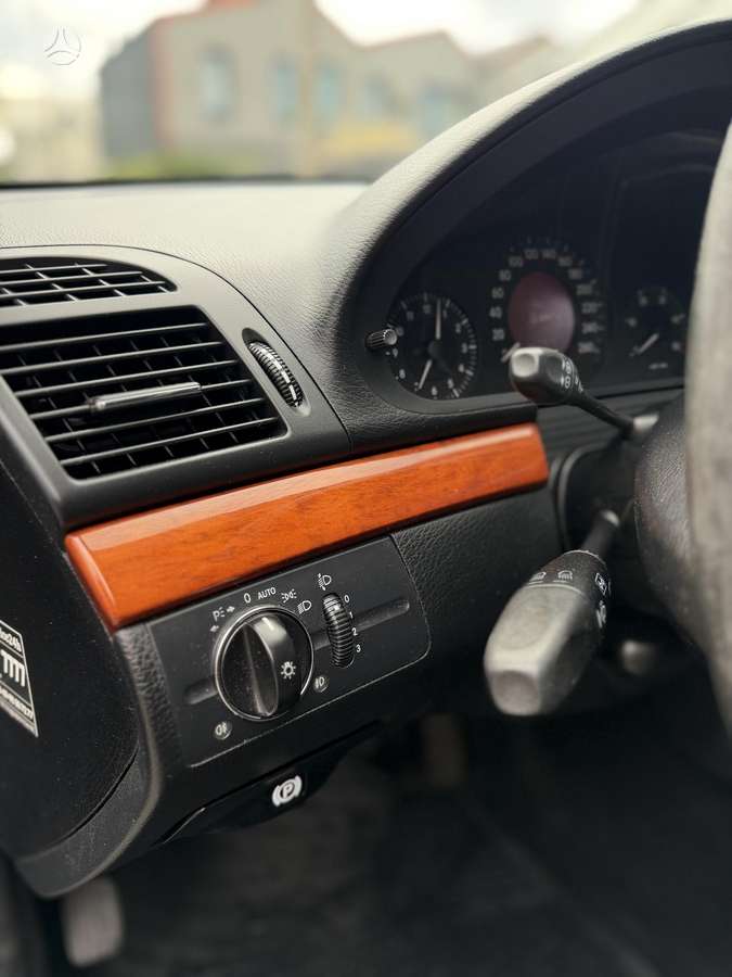 Mercedes-Benz E200, 2.2 l., Седан