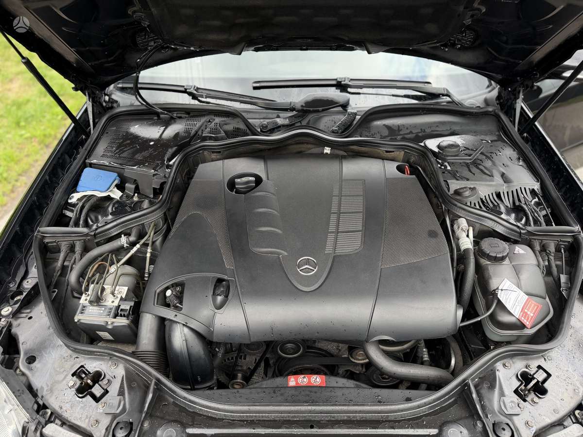Mercedes-Benz E200, 2.2 l., Седан