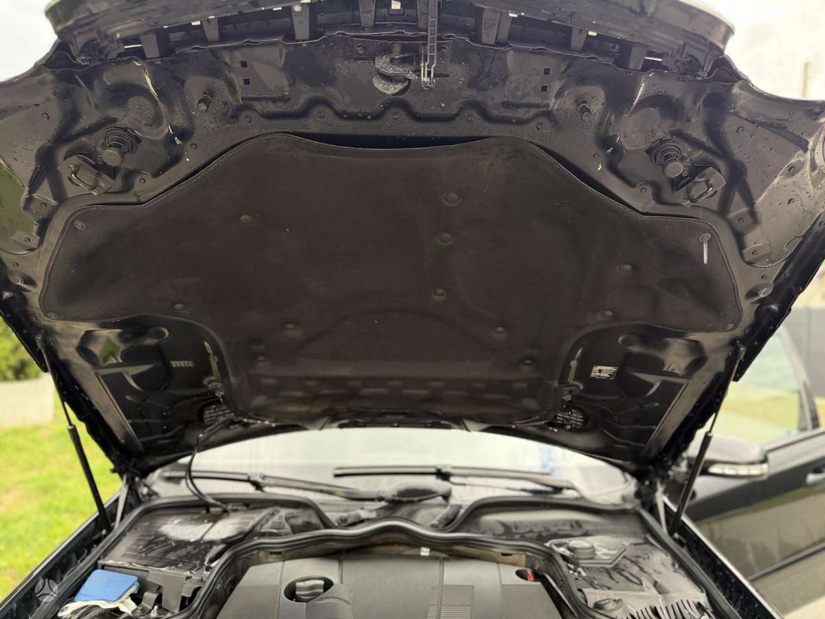 Mercedes-Benz E200, 2.2 l., Седан