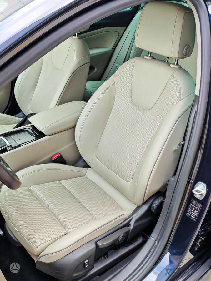Opel Insignia, 2.0 l., hatchback