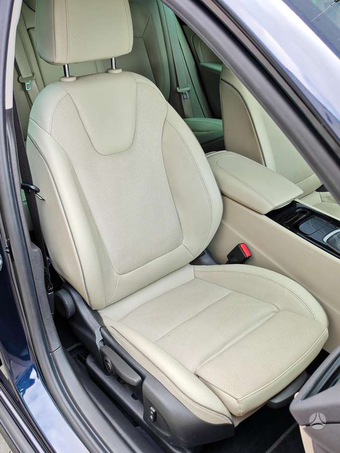 Opel Insignia, 2.0 l., hatchback