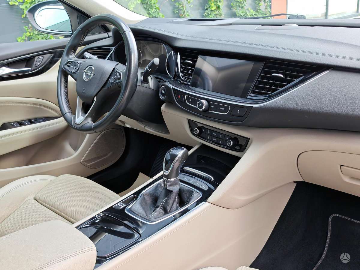 Opel Insignia, 2.0 l., hatchback