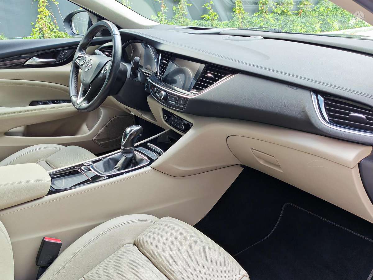 Opel Insignia, 2.0 l., hatchback