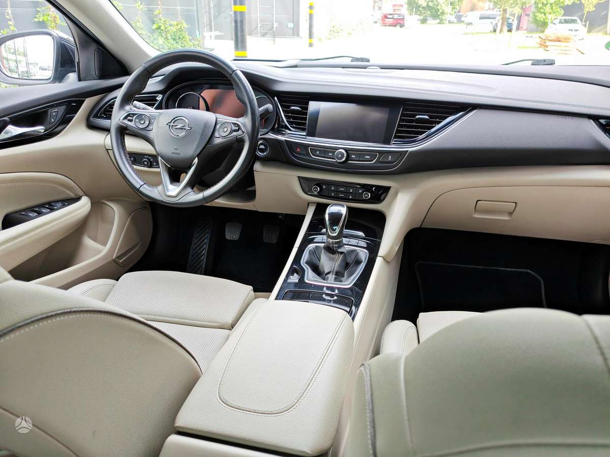 Opel Insignia, 2.0 l., hatchback