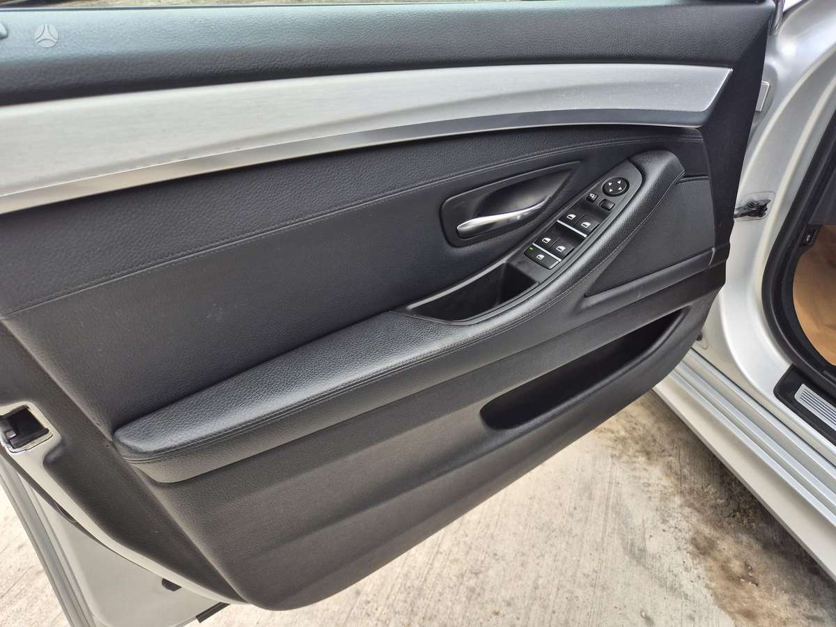 BMW 520, 2.0 l., universalas