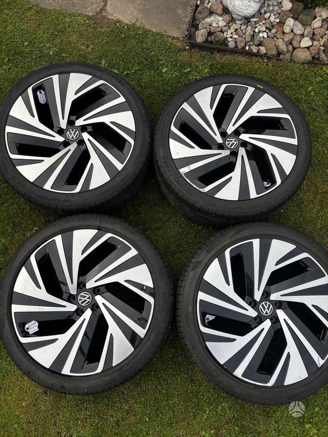 Volkswagen ID 4, light alloy, R21