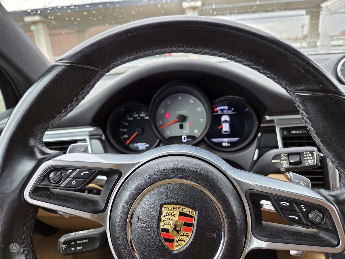 Porsche Macan - 9