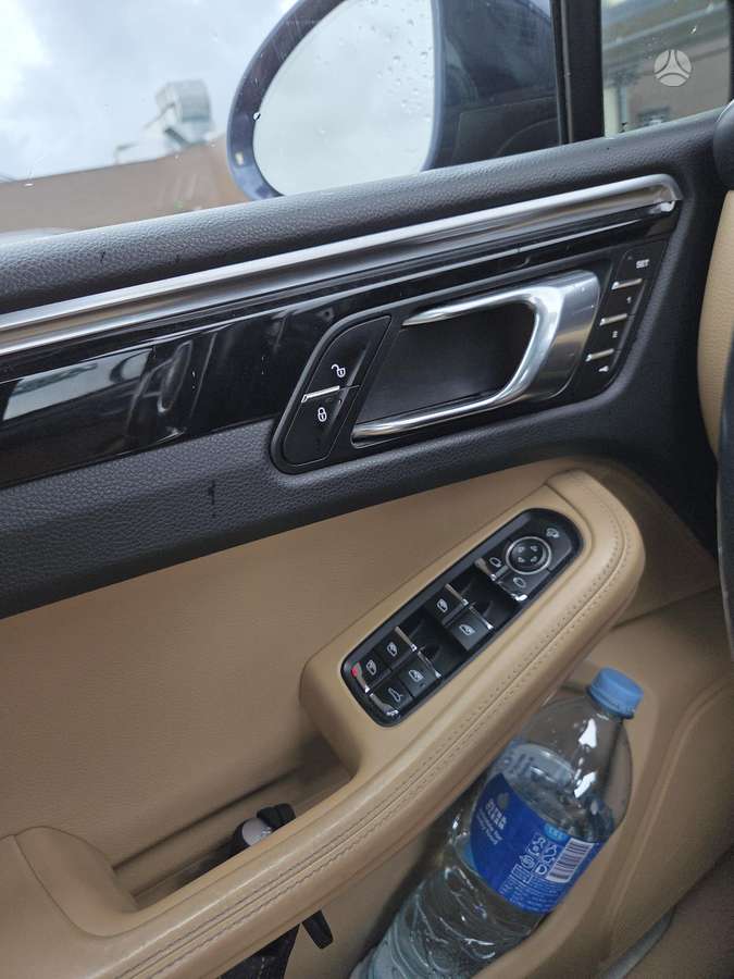 Porsche Macan - 10