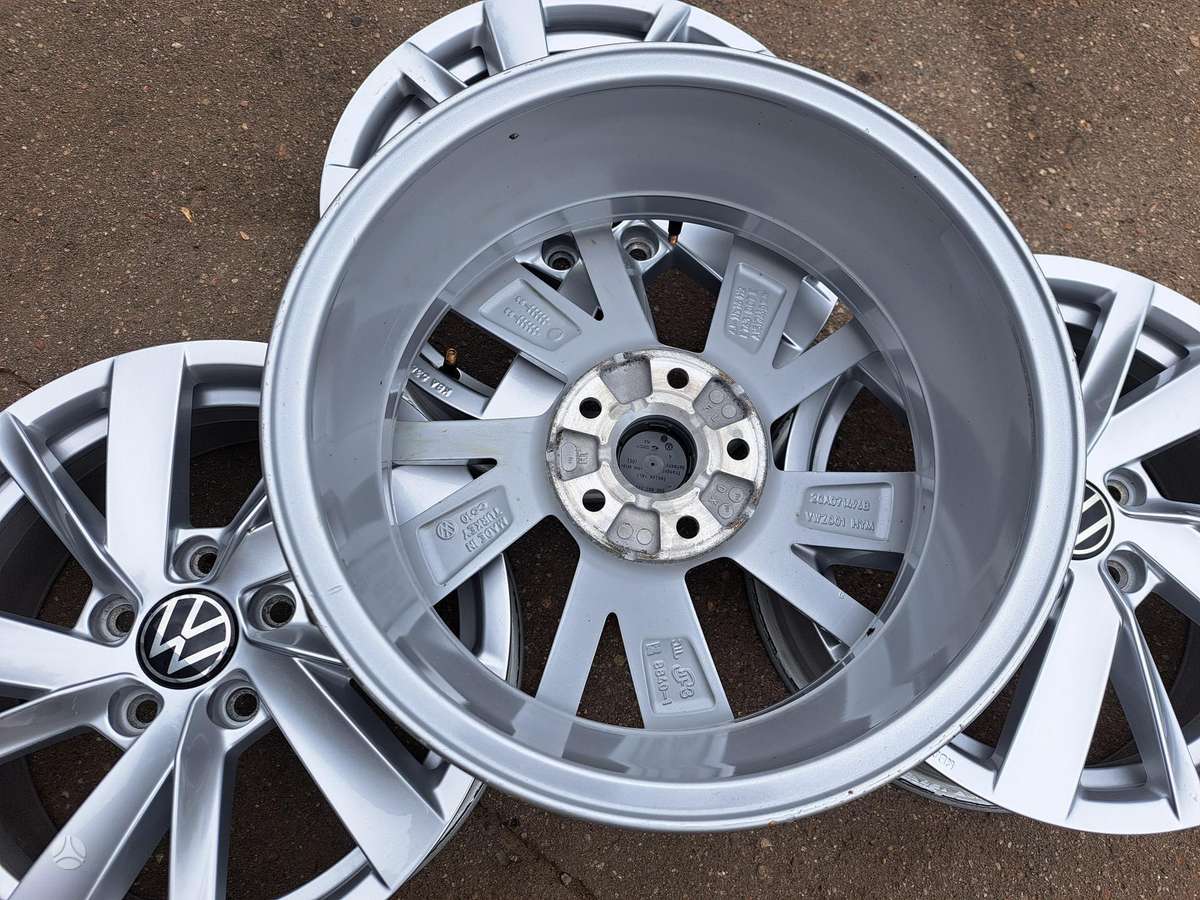Volkswagen Golf8, light alloy, R16