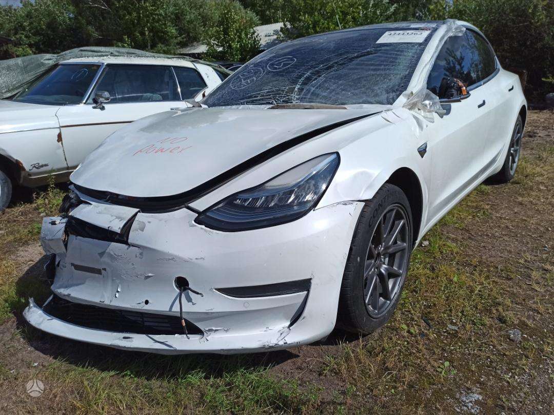 Tesla Model 3, 52 кВт·ч, Седан