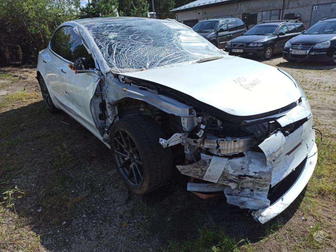 Tesla Model 3, 52 кВт·ч, Седан