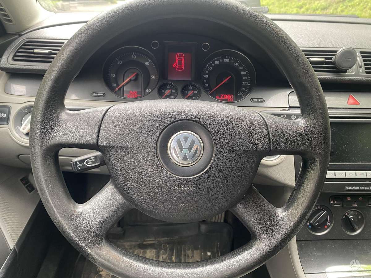 Volkswagen Passat - 9