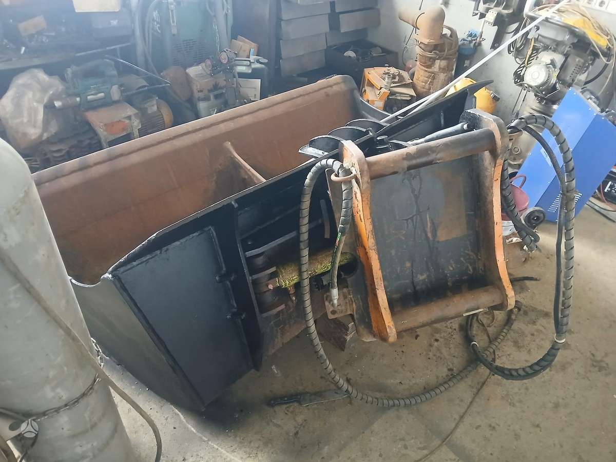 JCB Planiravimo kausas, экскаваторы