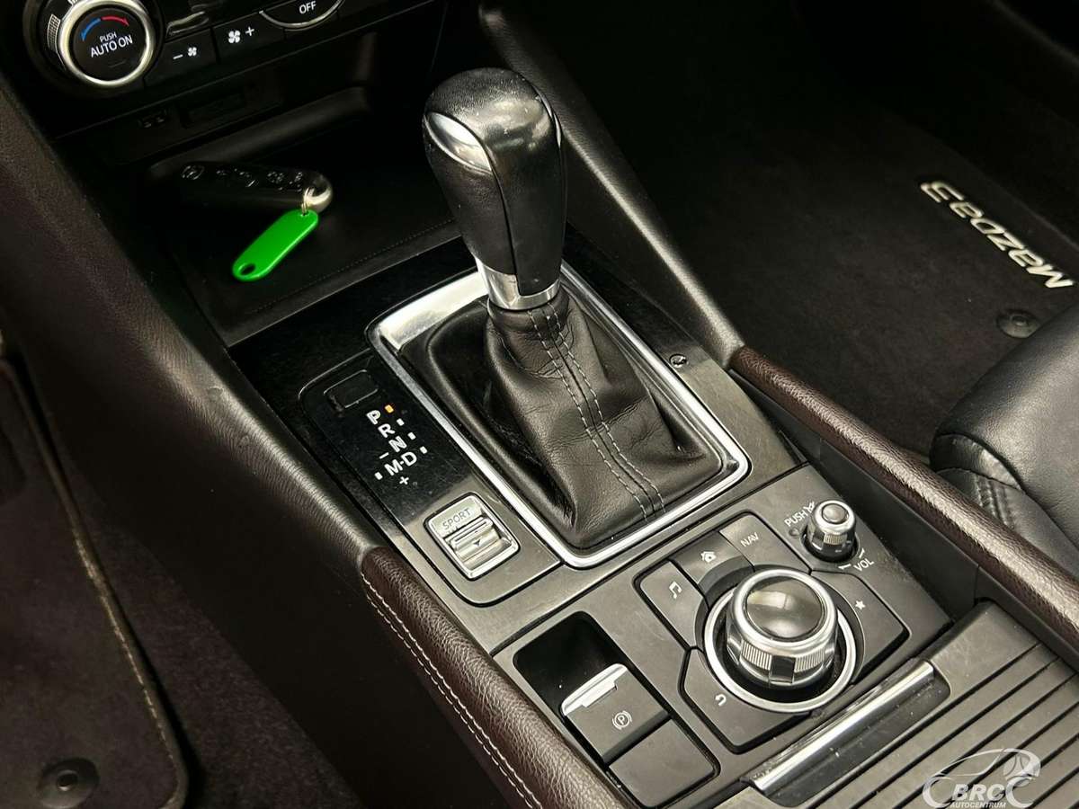 Mazda 3, 2.0 l., Седан