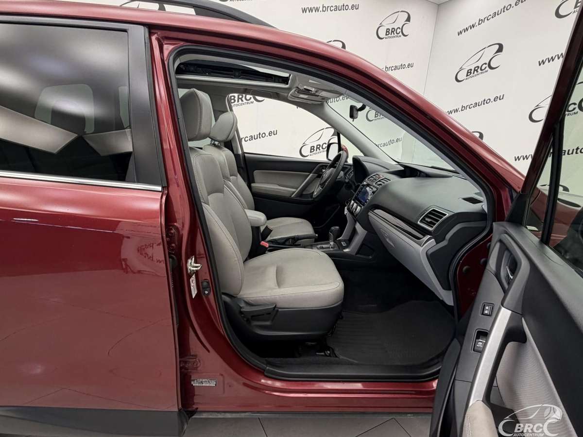 Subaru Forester, 2.5 l., off-road / crossover