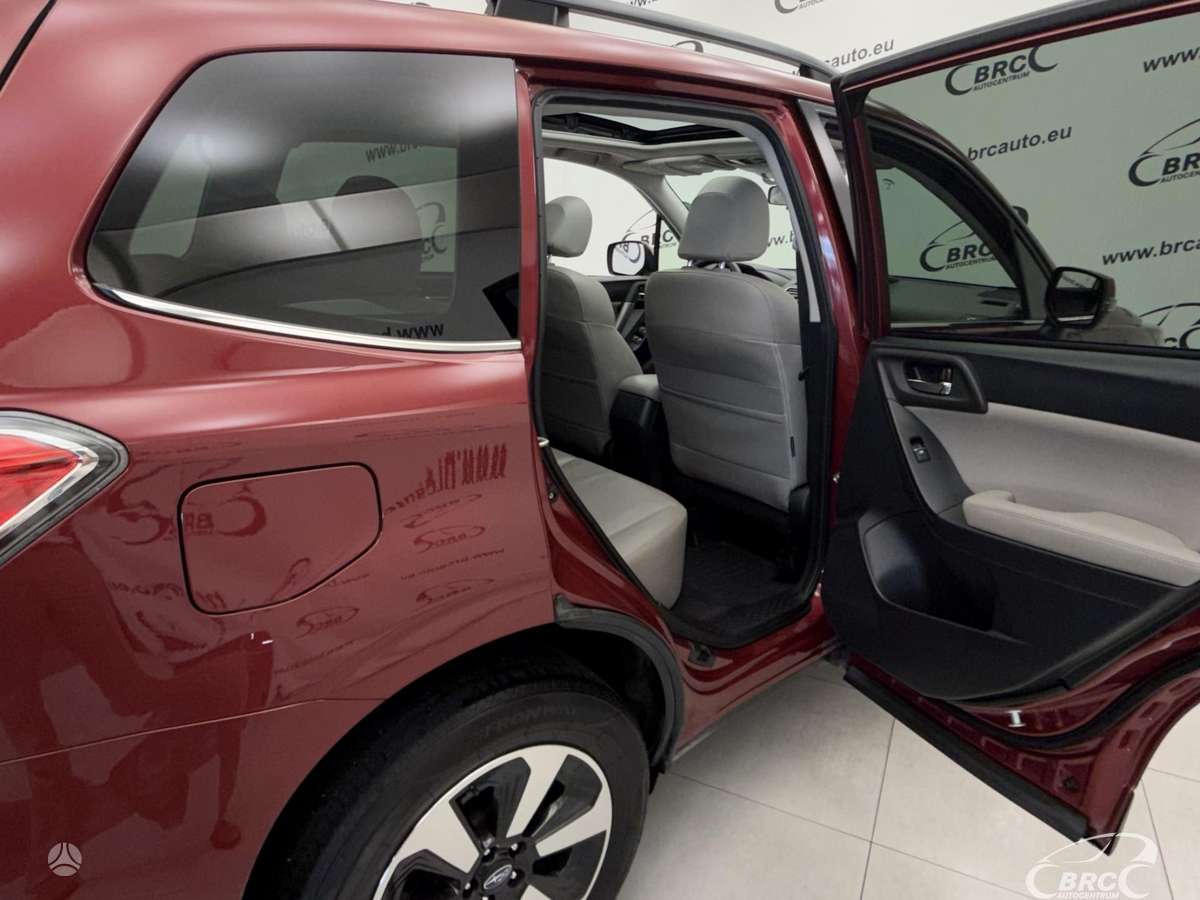 Subaru Forester, 2.5 l., off-road / crossover