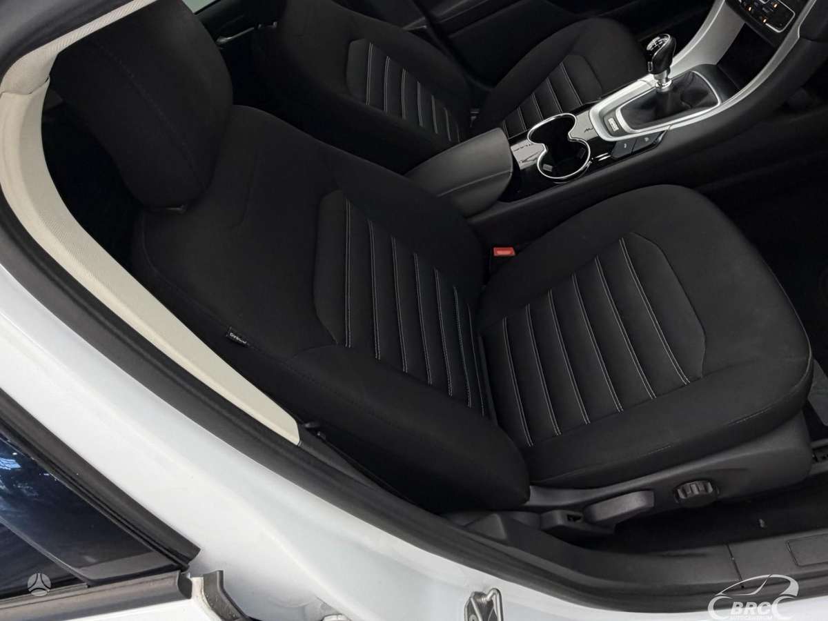 Ford Mondeo, 1.5 l., hatchback